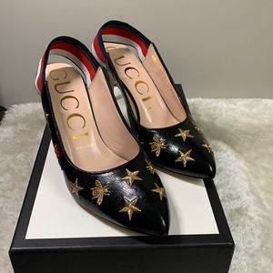 Gucci black leather Sylvie vintage web star/ bee pumps